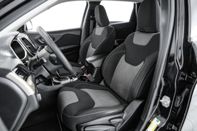 Used 2018 Jeep Cherokee Latitude image 28