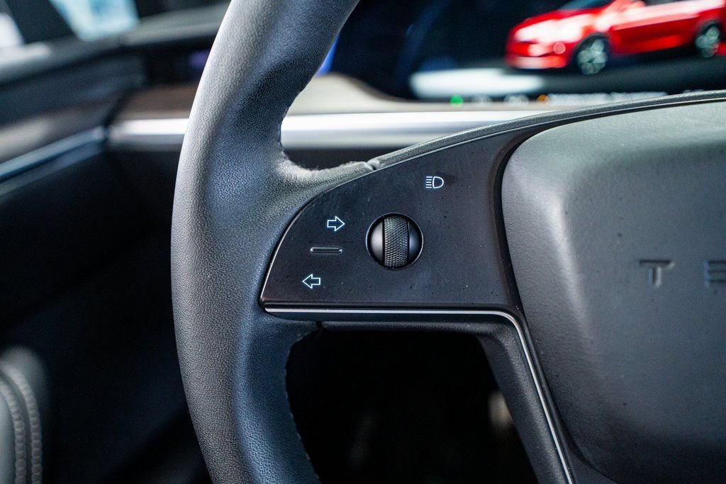 Used 2024 Tesla Model X image 42