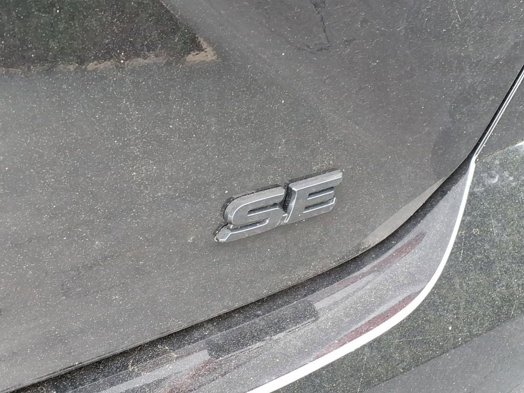 Used 2025 Toyota Camry SE w/ Convenience Package image 9