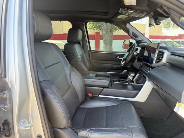 Used 2024 Toyota Tundra Platinum AWD/4WD image 31