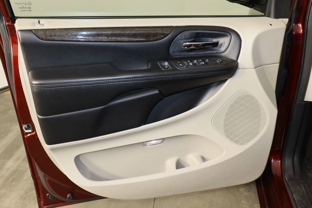 Used 2019 Dodge Grand Caravan SE image 22