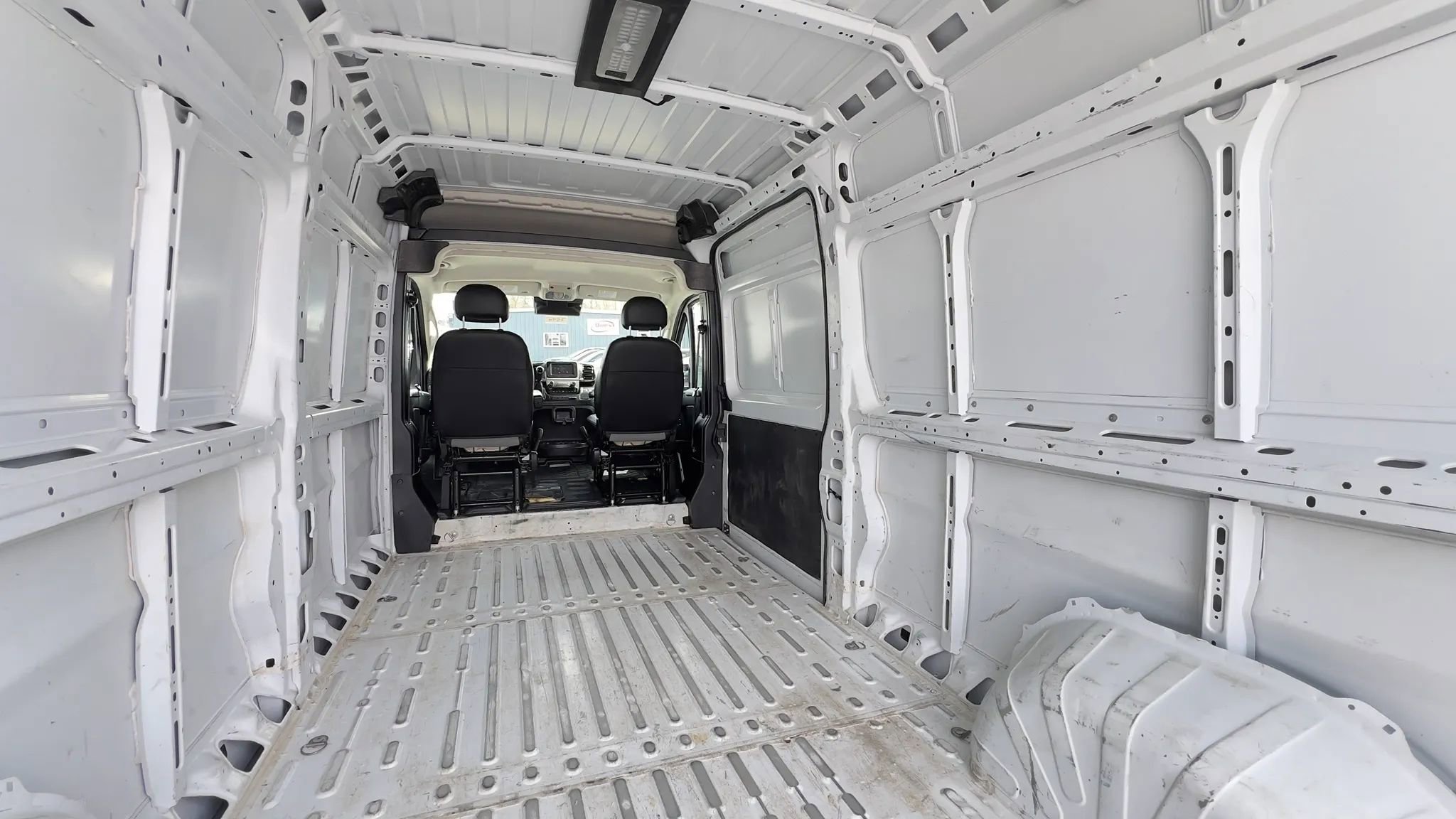 Used 2025 RAM ProMaster 2500 w/ Convenience Group FWD image 15