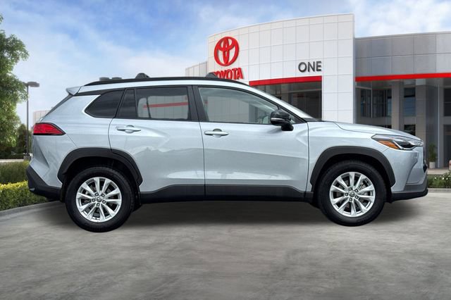 Certified 2025 Toyota Corolla Cross LE image 3