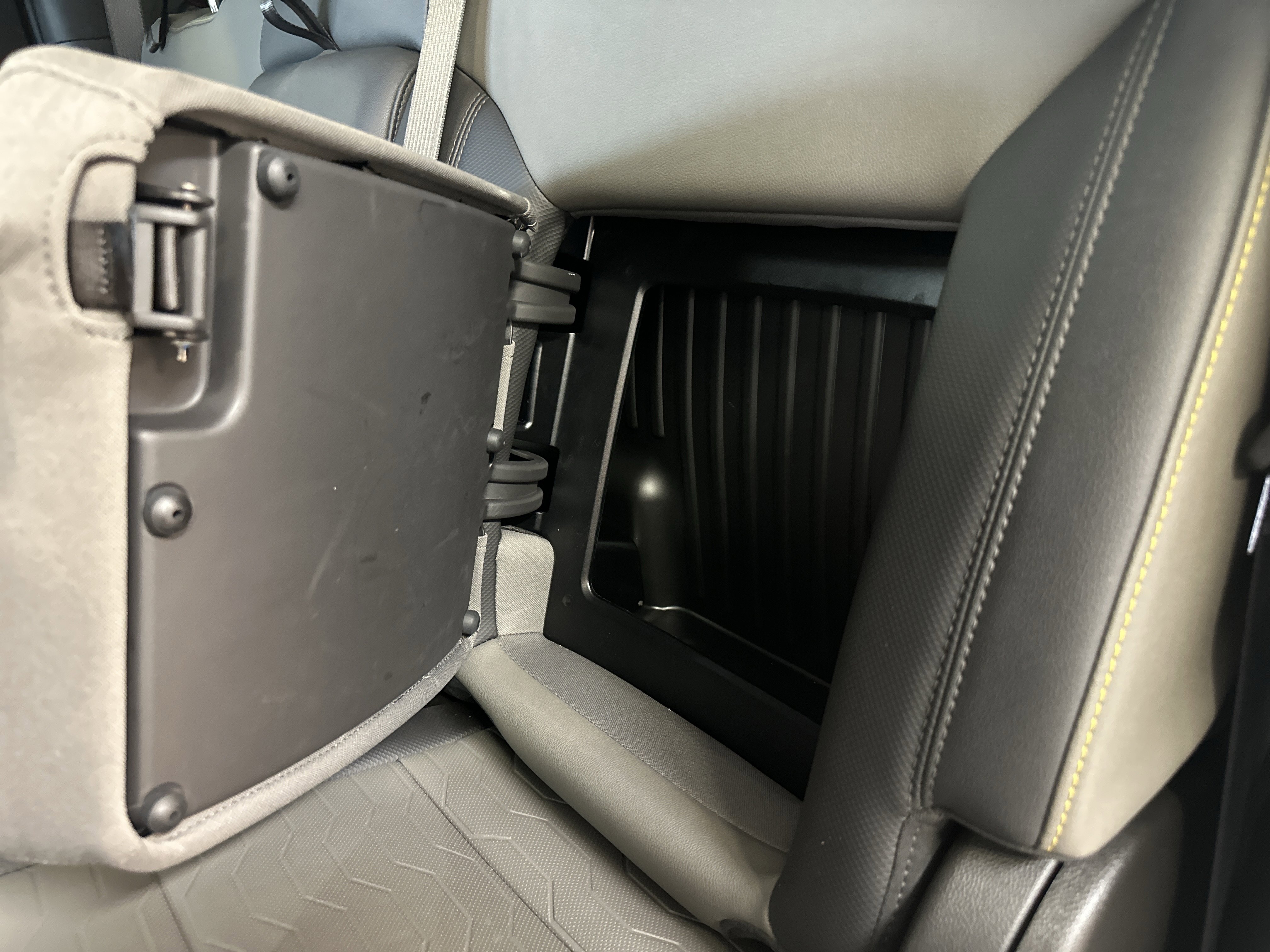 Used 2025 Chevrolet Silverado 2500 ZR2 w/ Technology Package image 29