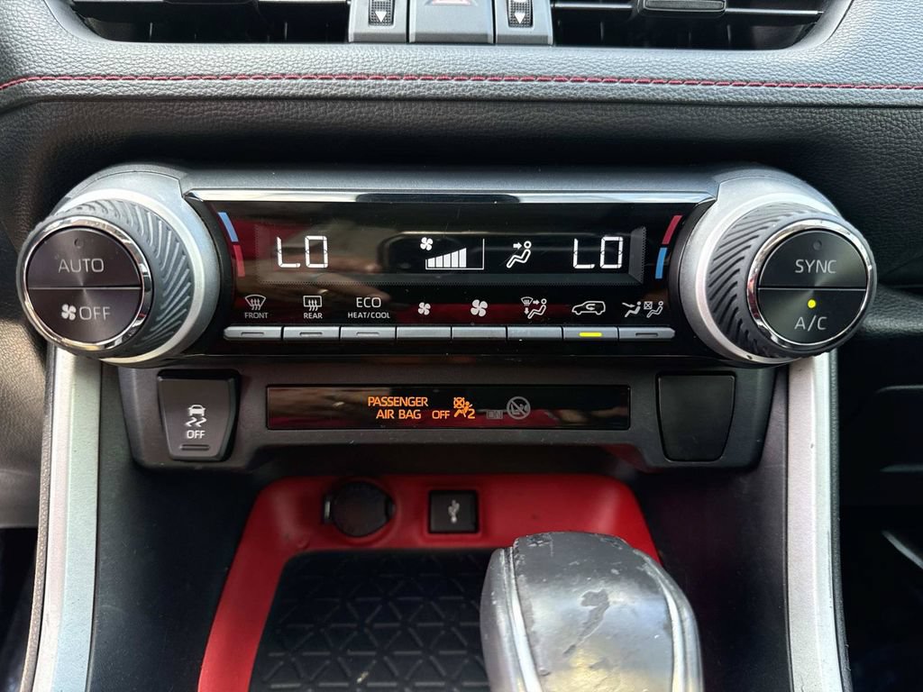 Used 2020 Toyota RAV4 TRD Off-Road AWD/4WD image 31