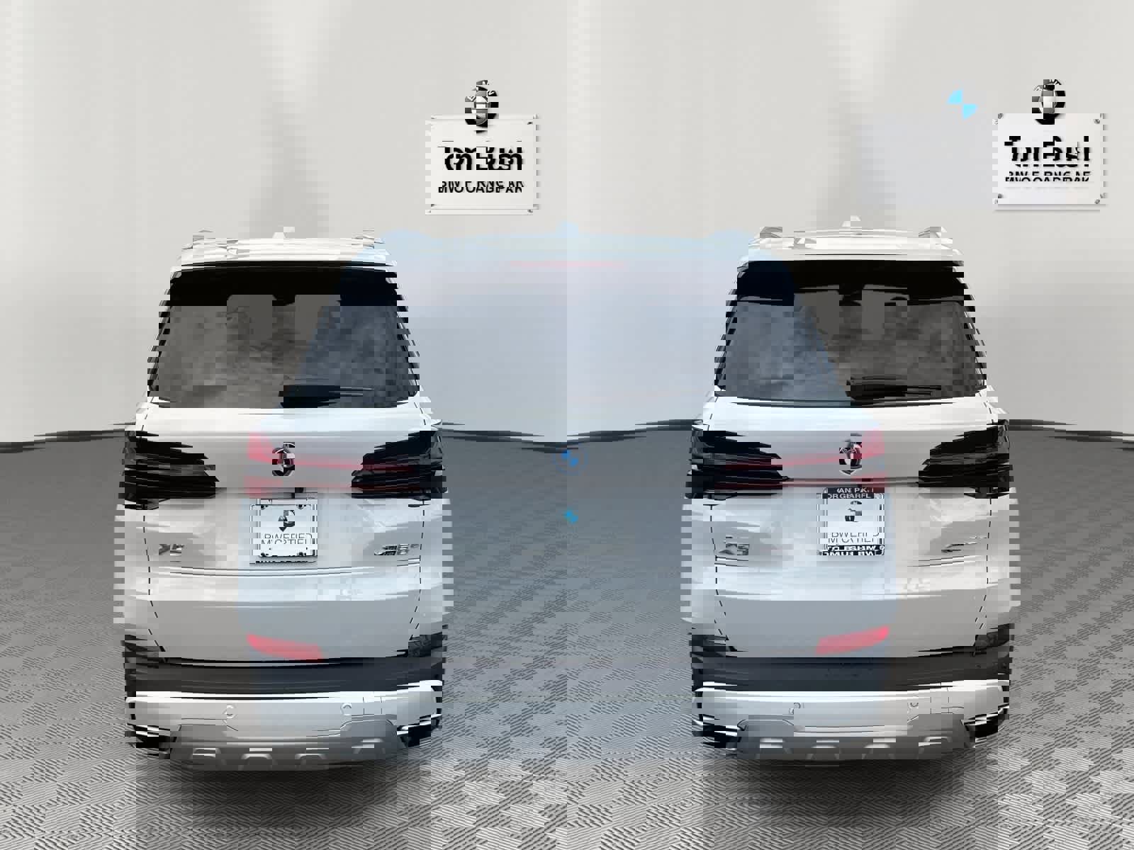 Certified 2025 BMW X5 xDrive50e image 4