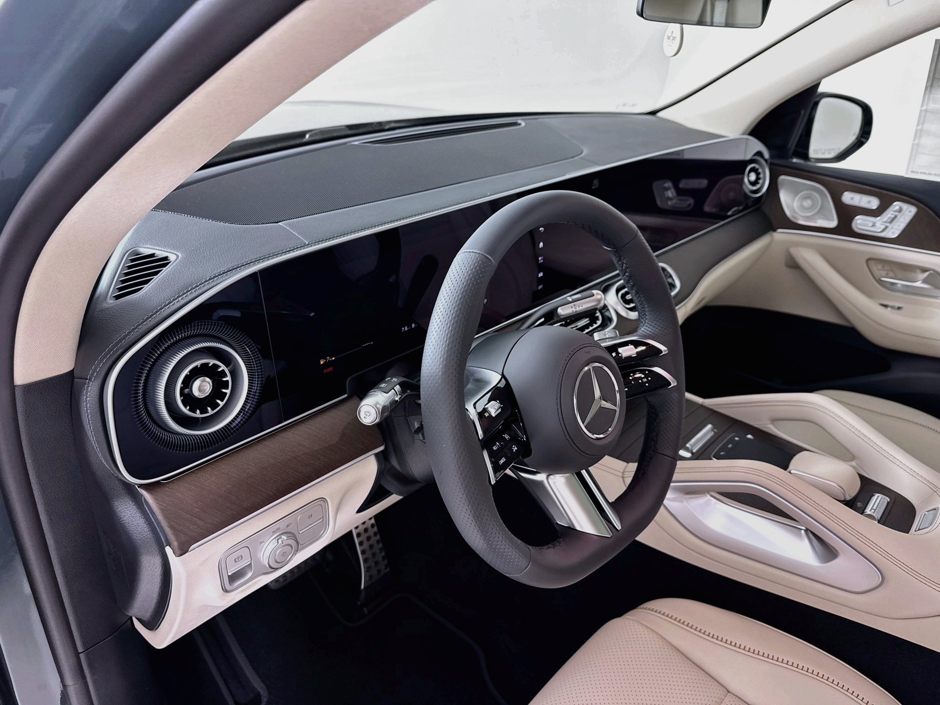 New 2027 Mercedes-Benz GLS 450 4MATIC image 10