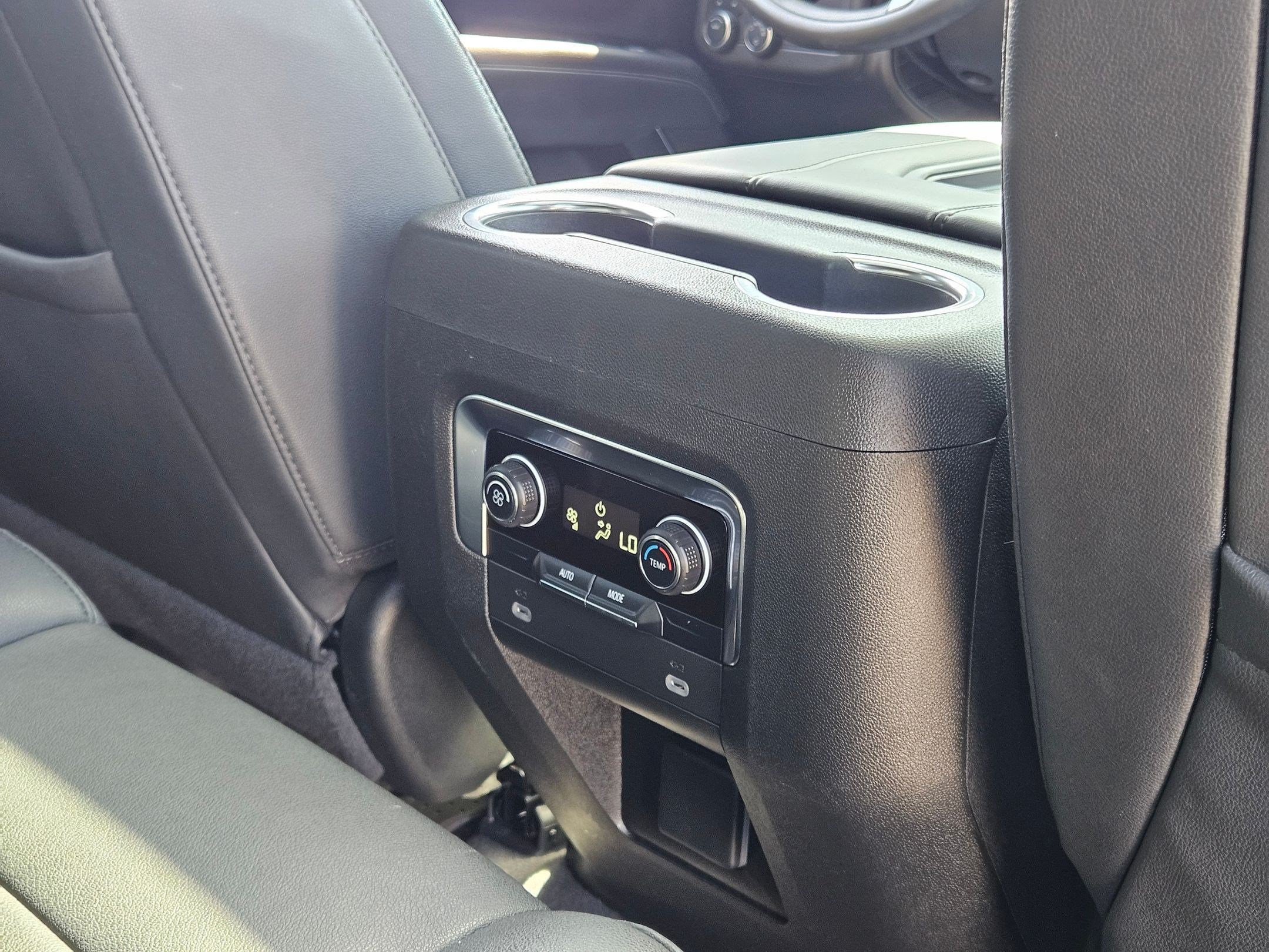 Certified 2024 Chevrolet Suburban Z71 AWD/4WD image 25