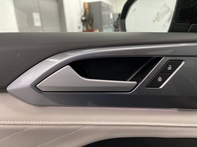 New 2026 Volkswagen Taos SEL image 28