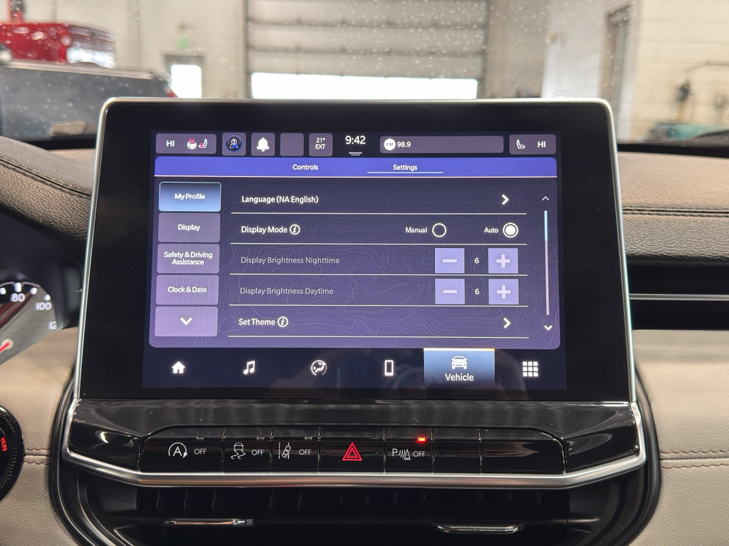 Used 2023 Jeep Compass Limited w/ Sun and Sound Group image 24