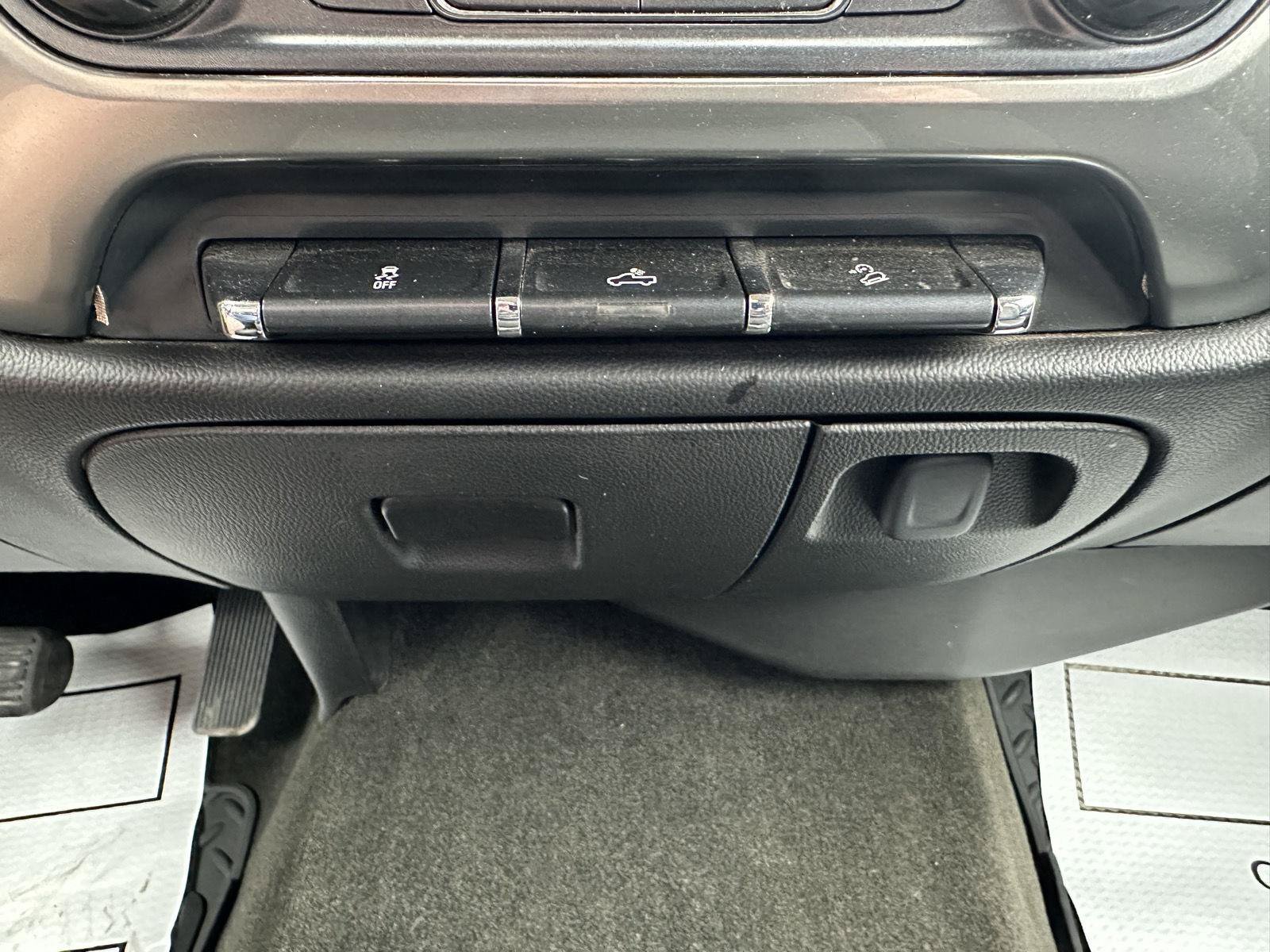 Used 2017 Chevrolet Silverado 1500 LT AWD/4WD image 64