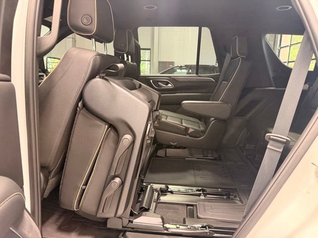 Used 2024 GMC Yukon SLT w/ SLT Luxury Package AWD/4WD image 24