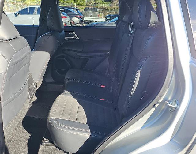 Used 2024 Mitsubishi Outlander SE image 29