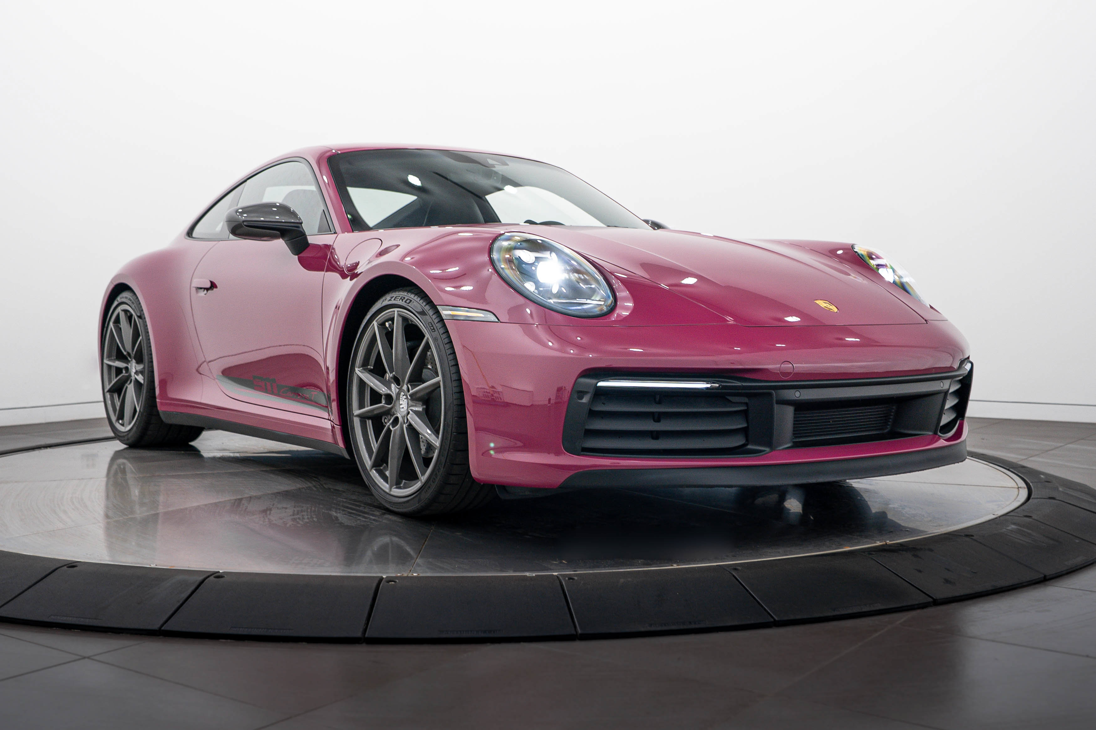 Certified 2024 Porsche 911 Carrera T RWD image 9