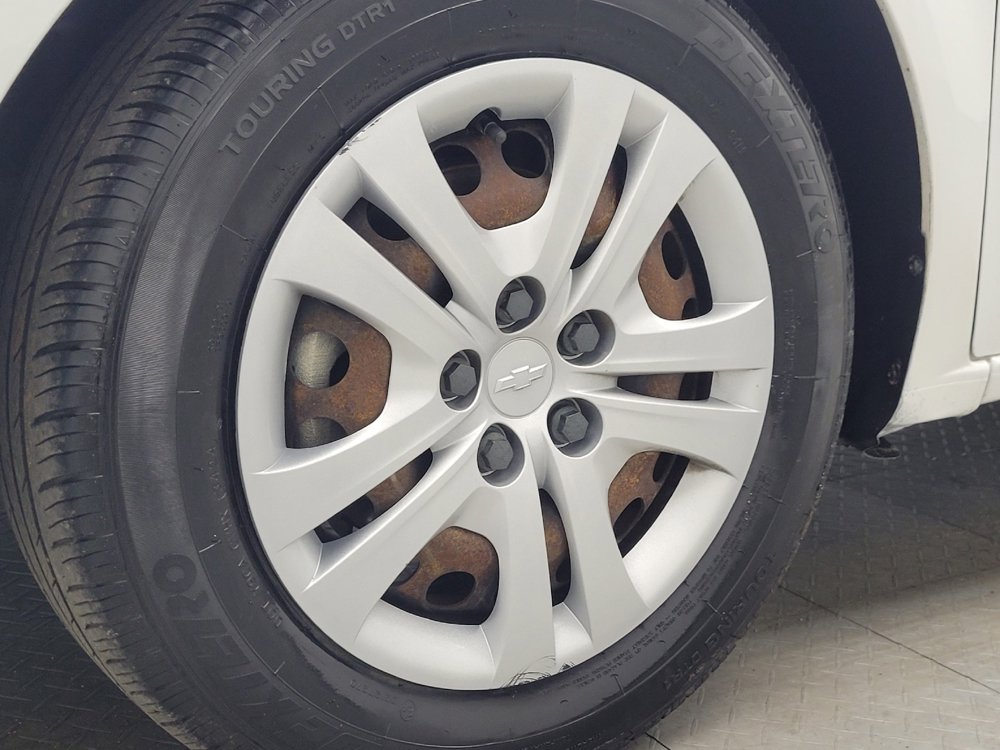 Used 2020 Chevrolet Sonic LT image 31