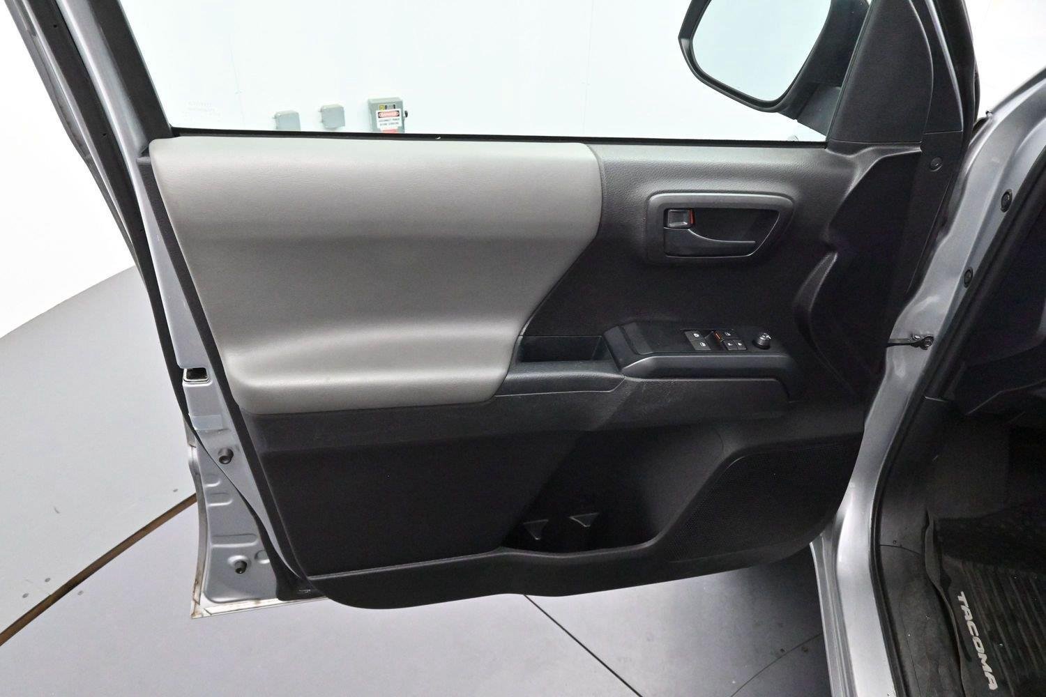 Used 2021 Toyota Tacoma SR w/ SX Package RWD image 9