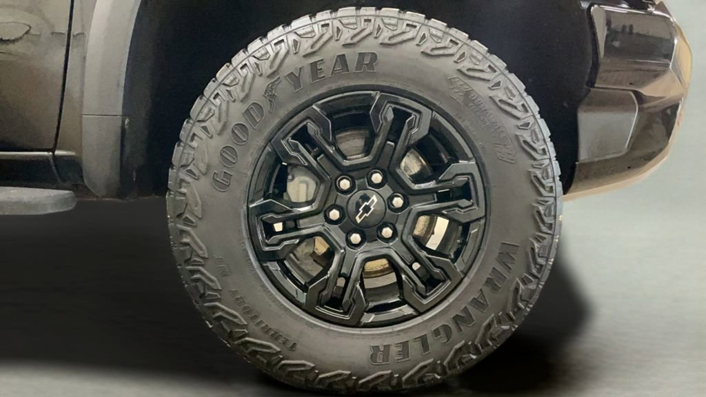 Used 2023 Chevrolet Silverado 1500 ZR2 image 35