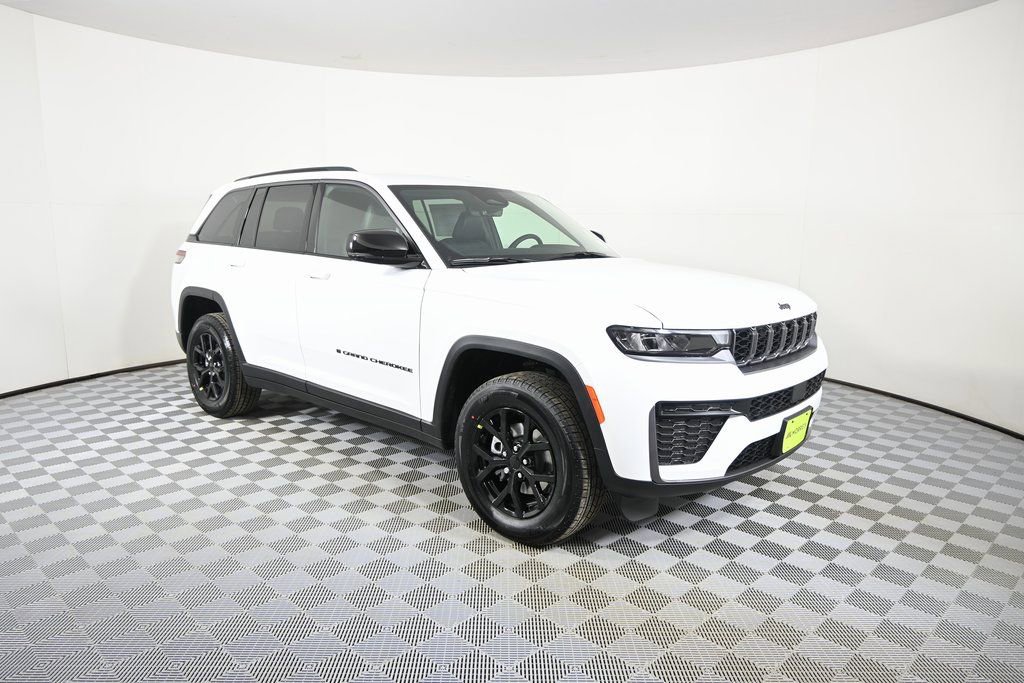 New 2026 Jeep Grand Cherokee Laredo image 9