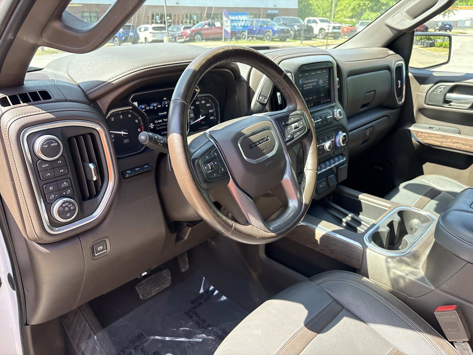 Certified 2021 GMC Sierra 1500 Denali w/ Denali Ultimate Package AWD/4WD image 18