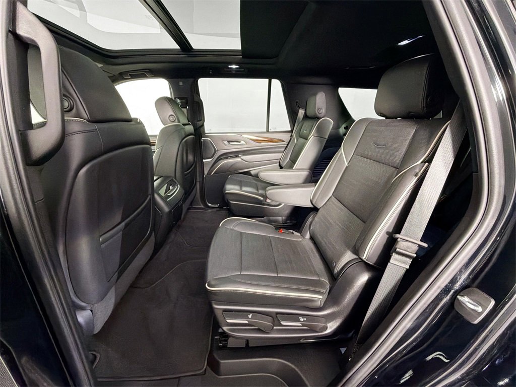 Used 2024 Cadillac Escalade Premium Luxury image 26