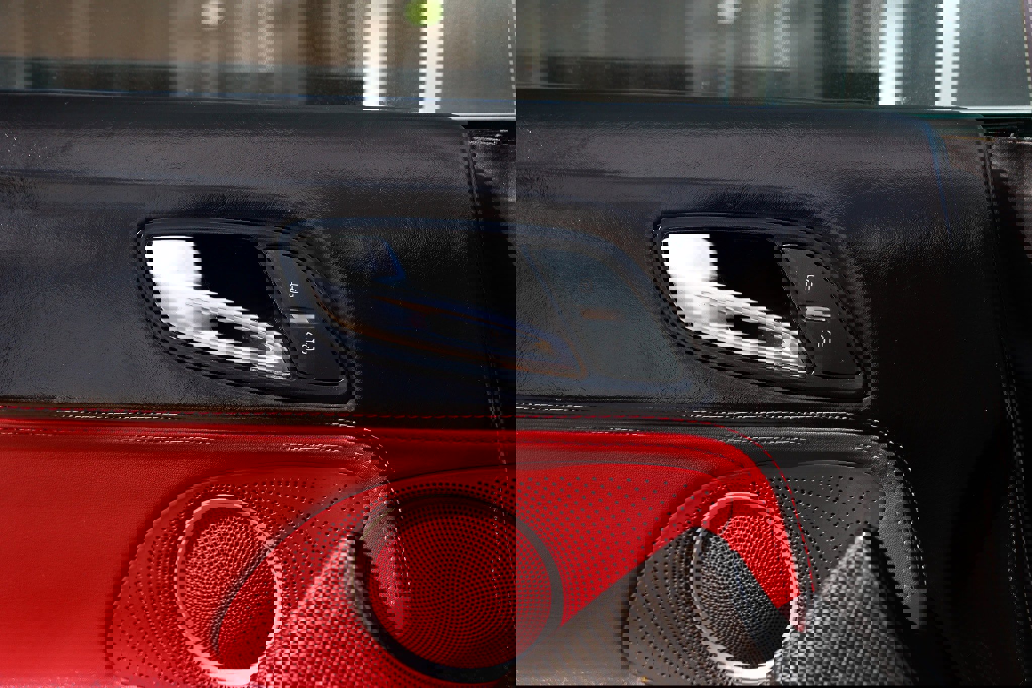 Used 2011 Audi R8 V10 image 44