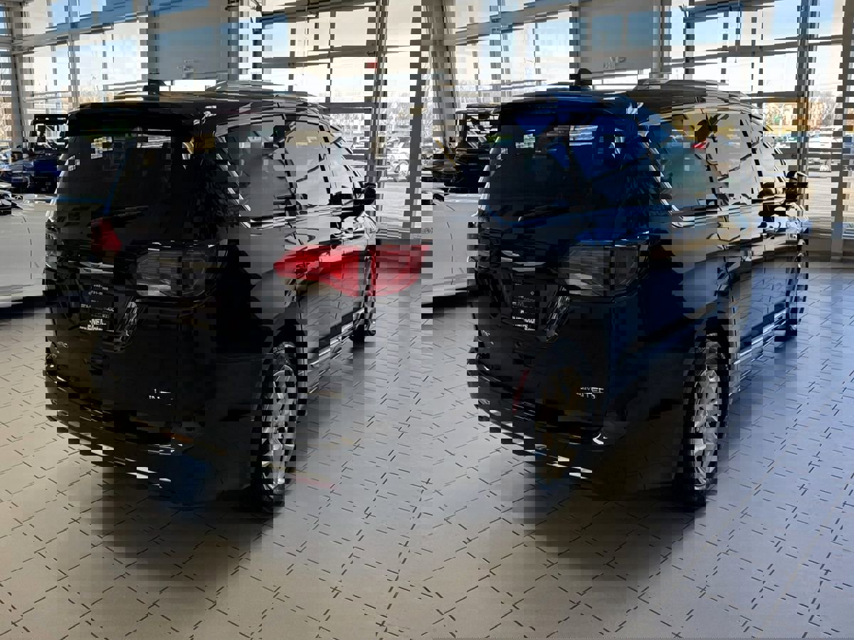 Used 2019 Chrysler Pacifica Limited image 8