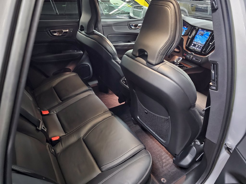 Certified 2023 Volvo XC60 B6 Ultimate AWD/4WD image 8