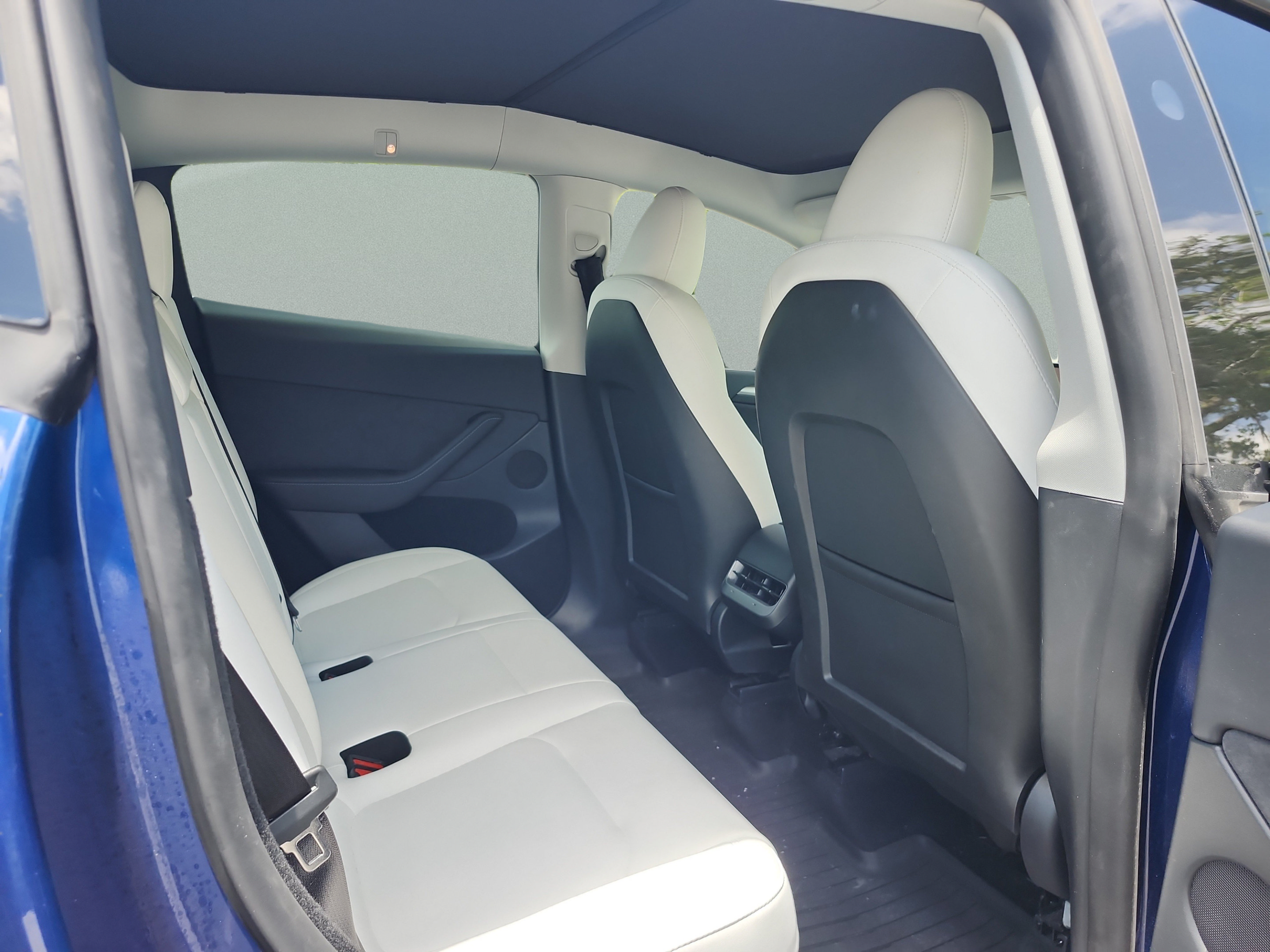 Used 2024 Tesla Model Y Performance AWD/4WD image 19