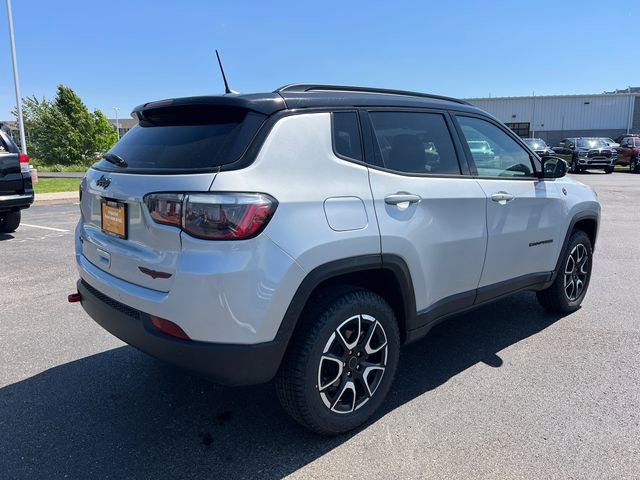 Certified 2025 Jeep Compass Trailhawk AWD/4WD image 7
