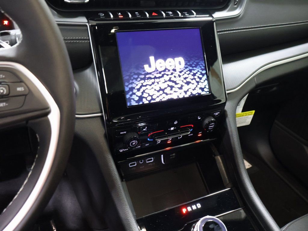 New 2025 Jeep Grand Cherokee Laredo X image 23