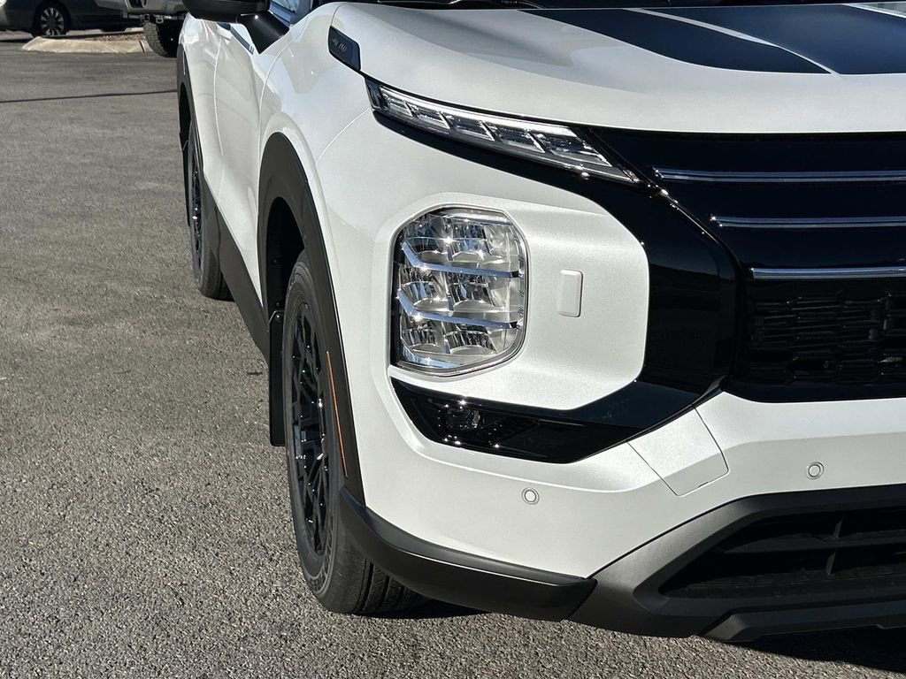 New 2026 Mitsubishi Outlander Trail Edition image 9
