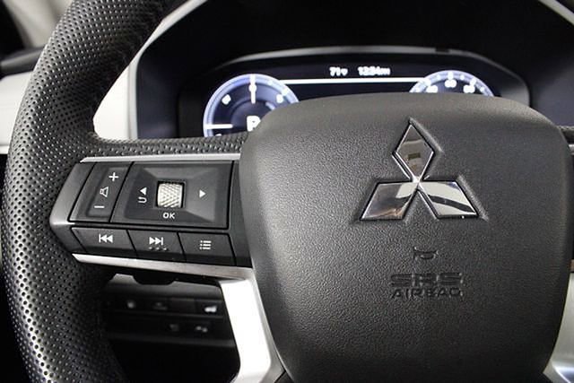 Used 2024 Mitsubishi Outlander SEL image 17