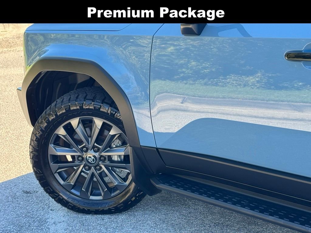 Used 2024 Toyota Land Cruiser image 7