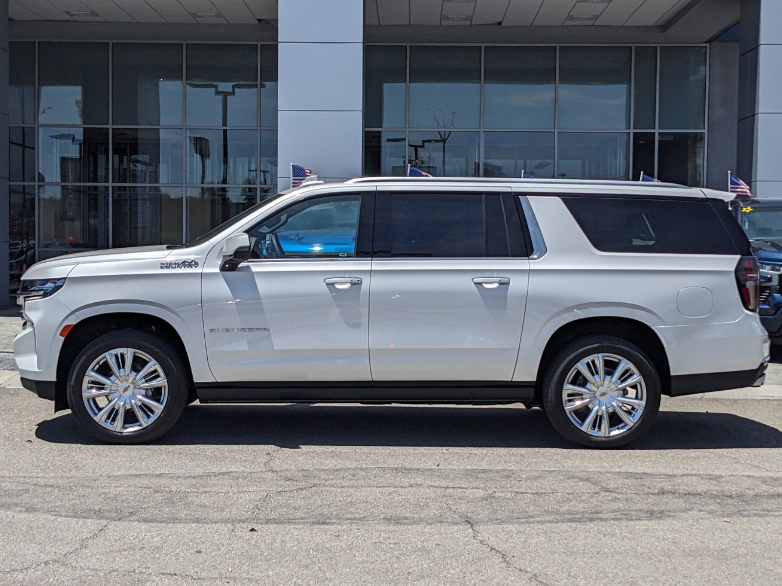 New 2023 Chevrolet Suburban High Country RWD image 3