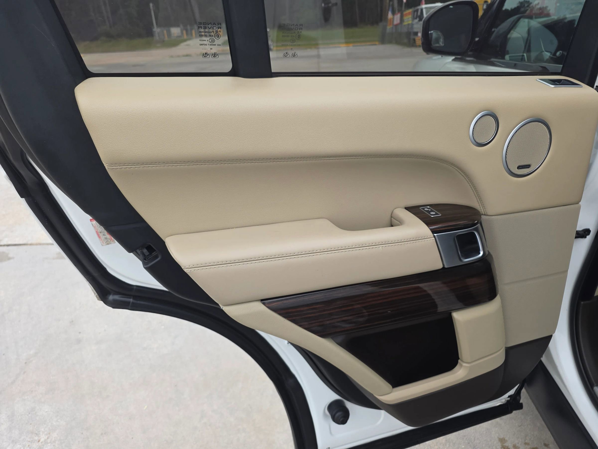 Used 2017 Land Rover Range Rover HSE AWD/4WD image 31