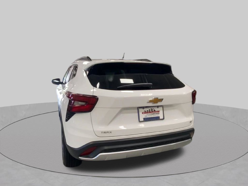 Certified 2025 Chevrolet Trax LT FWD image 9