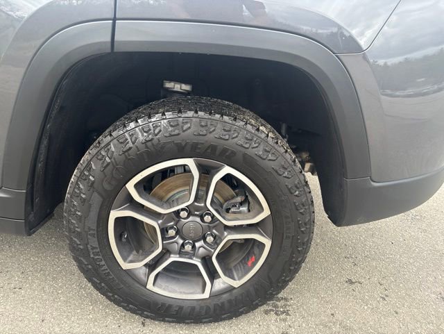 Used 2022 Jeep Grand Cherokee Trailhawk AWD/4WD image 9