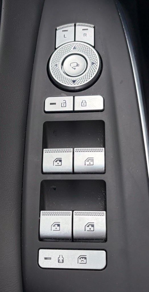 Certified 2026 Genesis GV70 2.5T Select AWD/4WD image 17