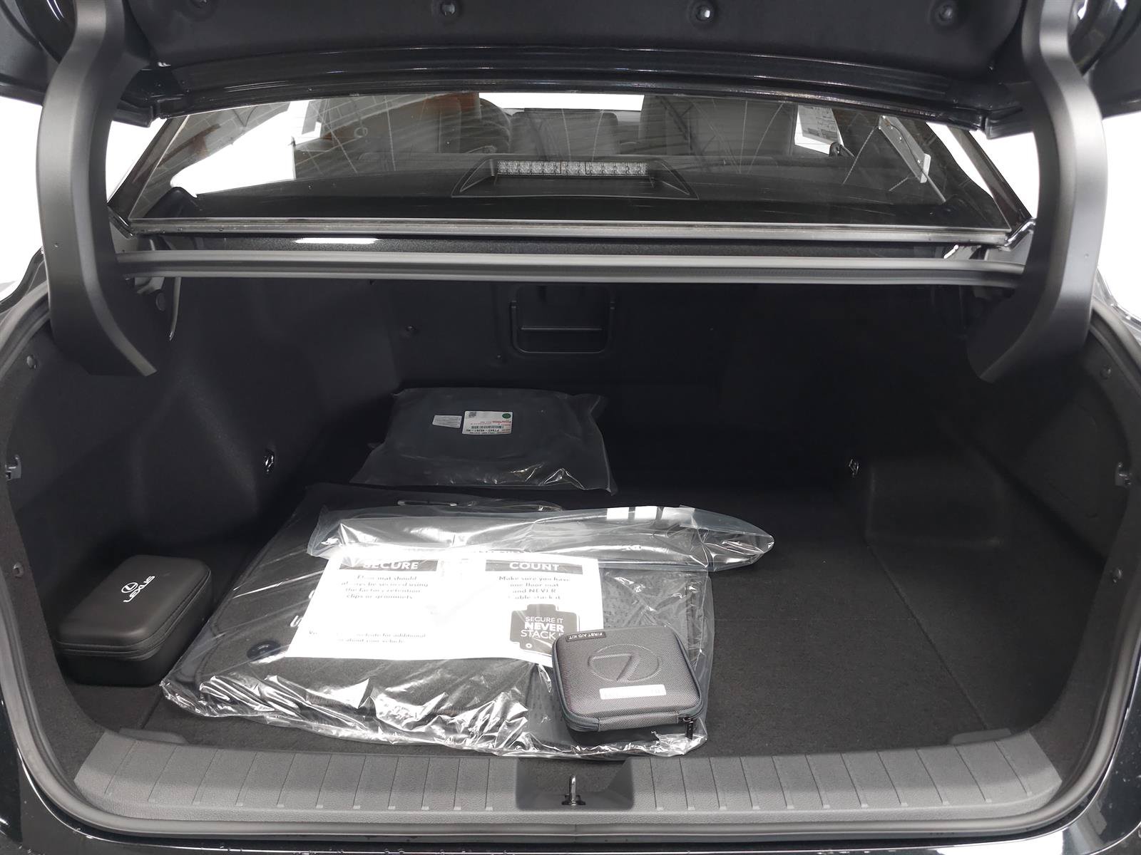 New 2026 Lexus ES 500e w/ Convenience Package AWD/4WD image 11