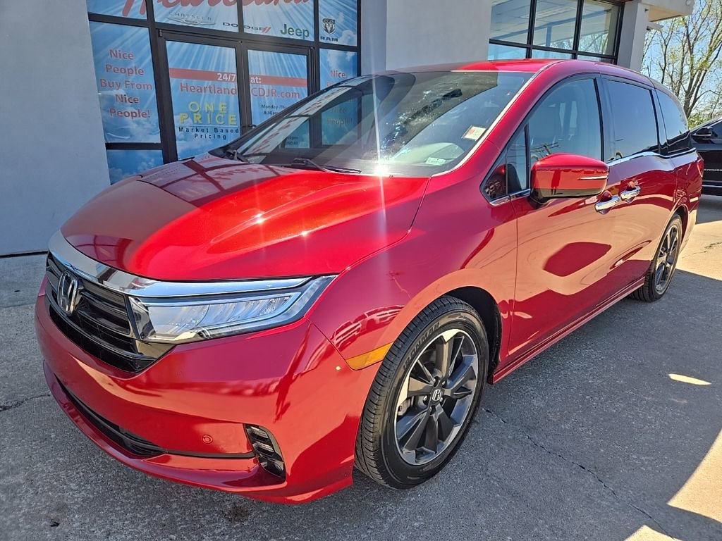 Used 2024 Honda Odyssey Elite image 2