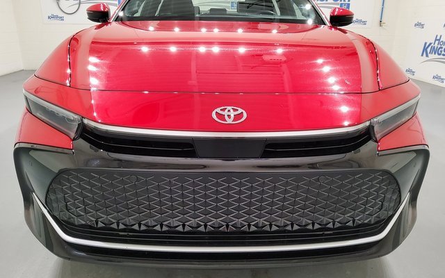 Used 2023 Toyota Crown Limited image 8