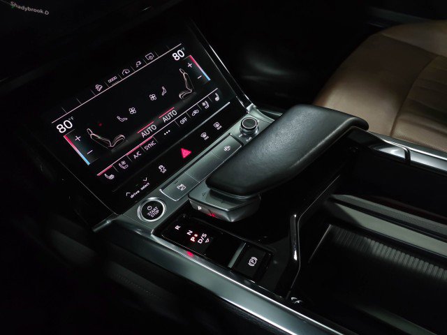 Used 2022 Audi e-tron Premium Plus image 29