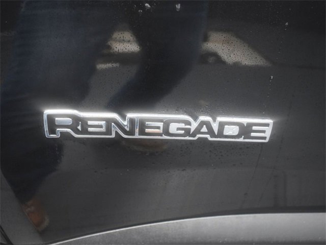 Used 2023 Jeep Renegade Latitude w/ Premium Group image 10
