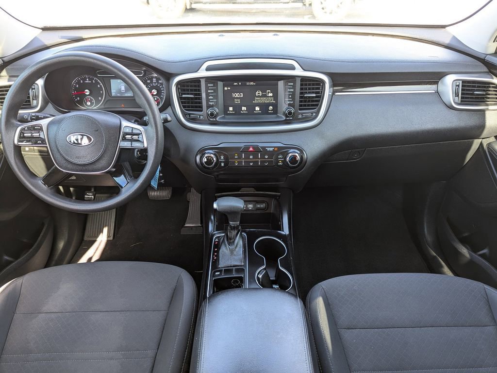 Used 2020 Kia Sorento LX image 10