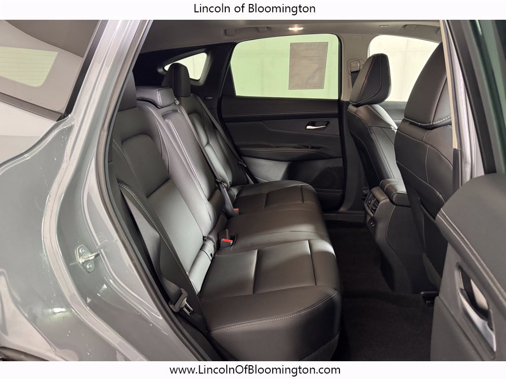 Used 2025 Nissan Murano SL w/ Cargo Package AWD/4WD image 11