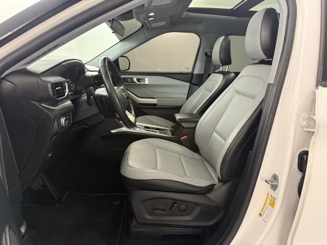 Used 2021 Ford Explorer XLT w/ Equipment Group 202A image 31