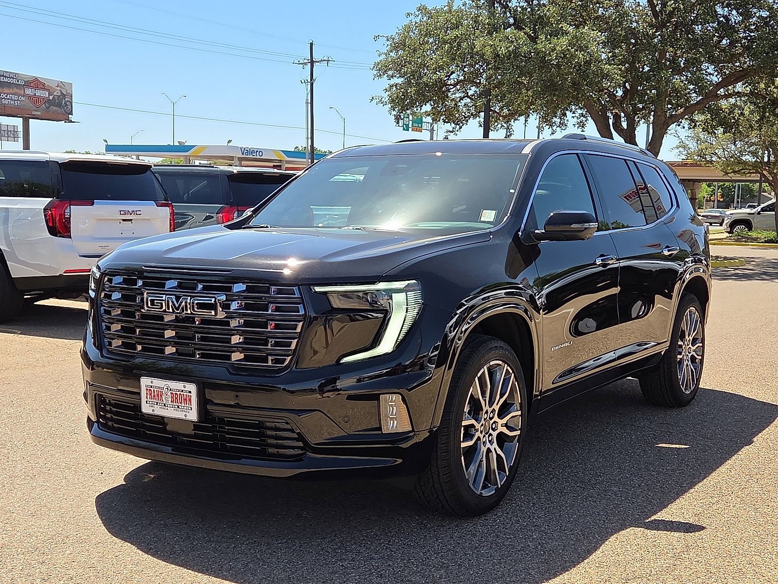 New 2026 GMC Acadia Denali Ultimate w/ LPO, Floor Liner Package AWD/4WD image 1