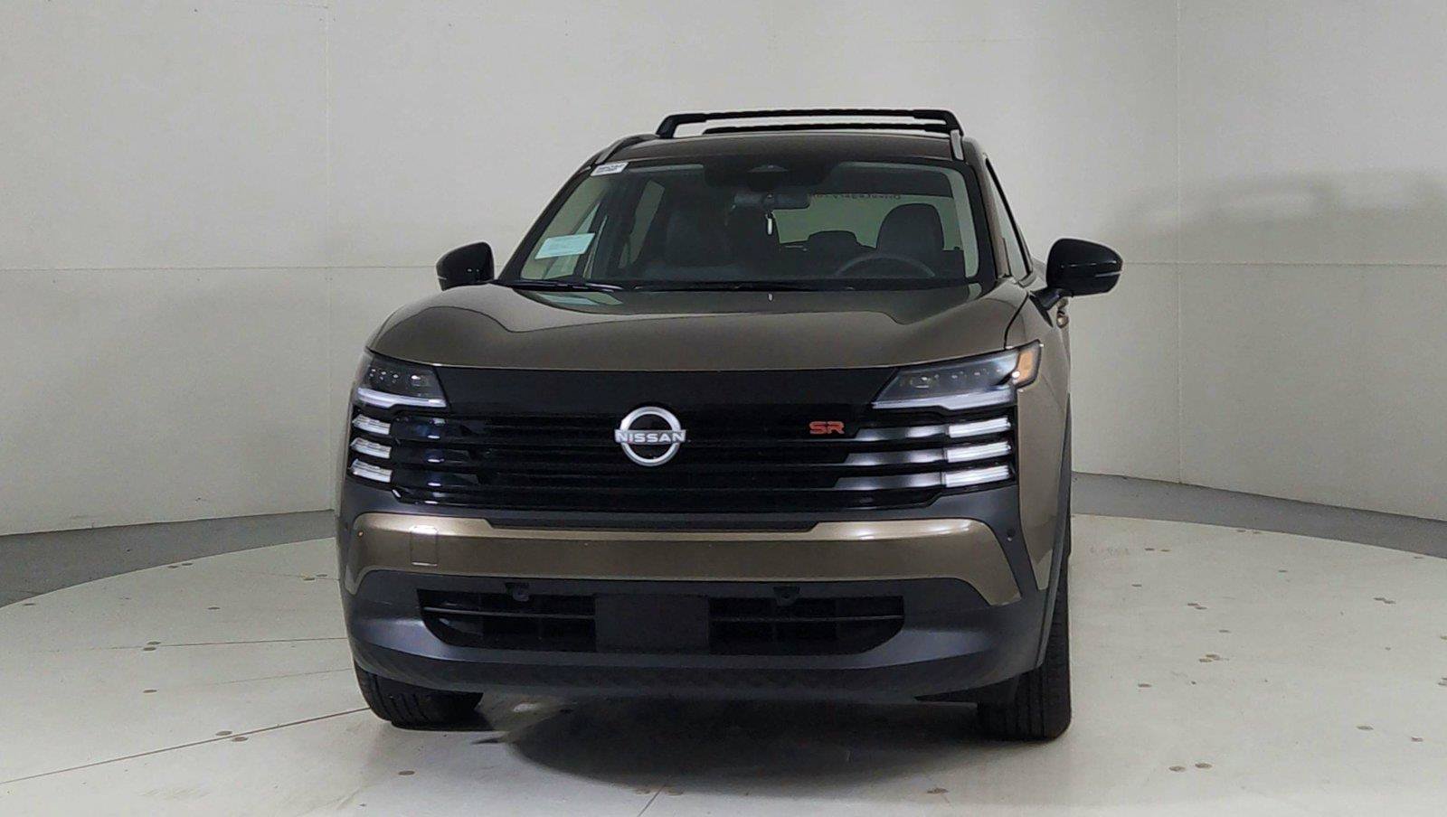 Used 2026 Nissan Kicks SR w/ Cold Weather Package AWD/4WD image 2