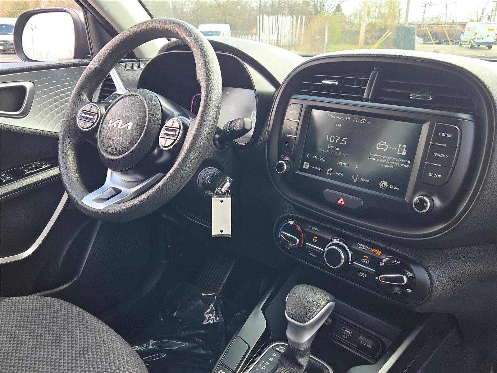 Used 2025 Kia Soul LX w/ LX Technology Package image 8