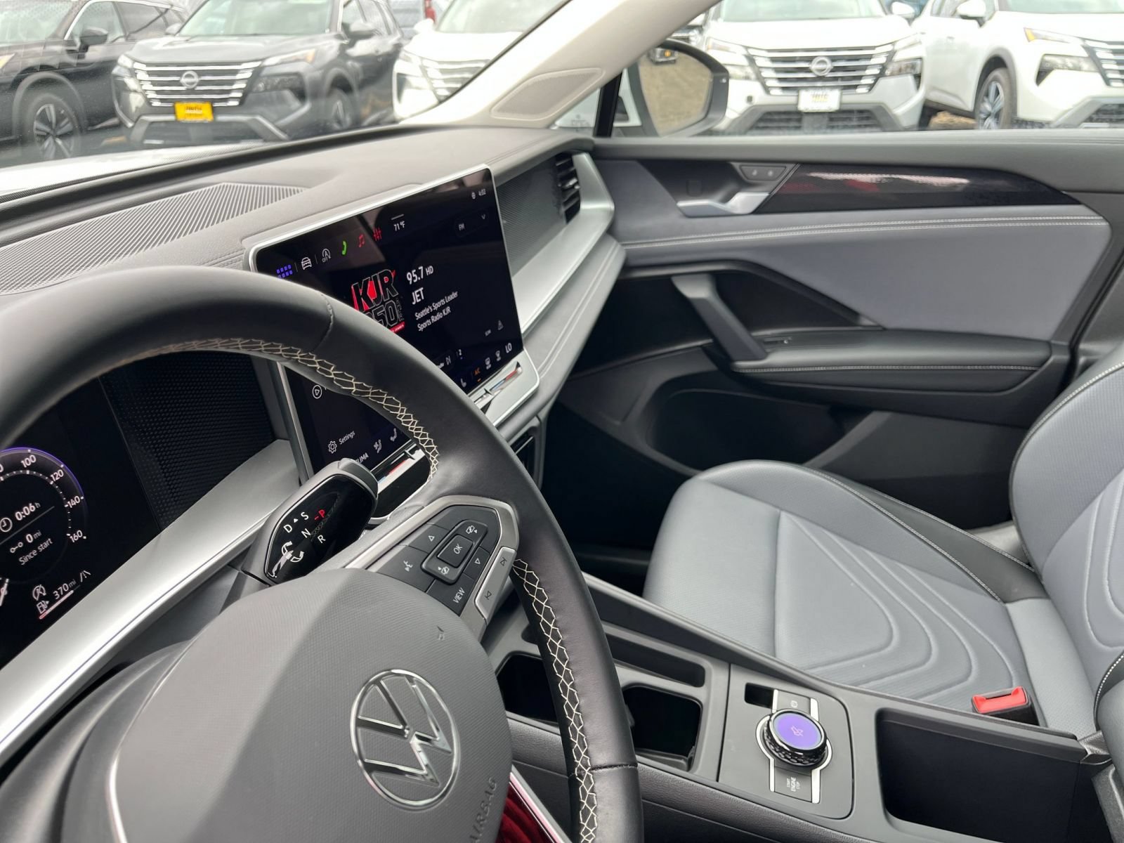 Used 2026 Volkswagen Tiguan SE AWD/4WD image 38